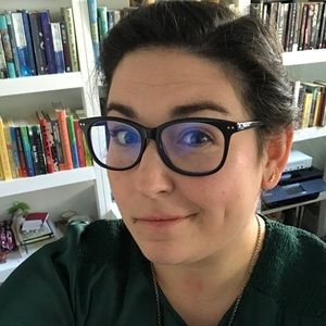 Meet your Posher, Hilary